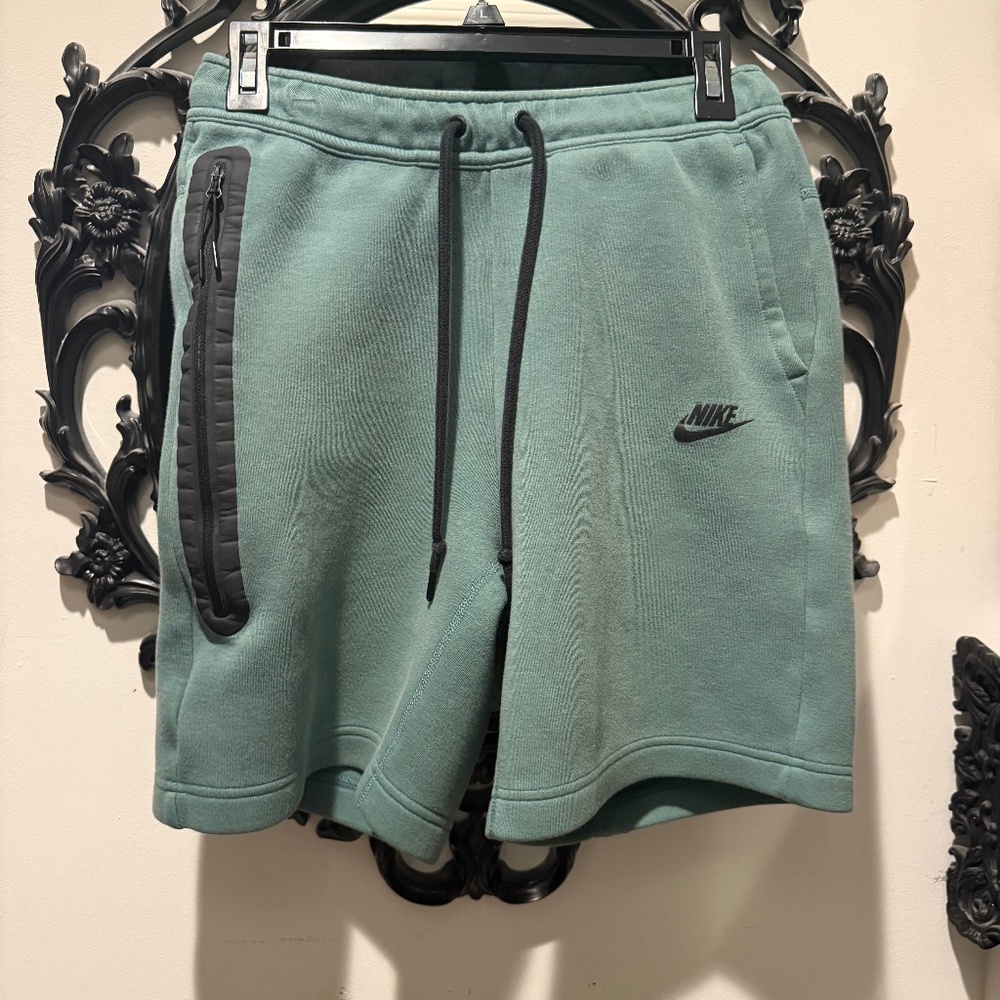 Men's Nike Tech Shorts Teal Size Small